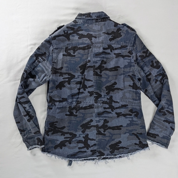 Elan Two Tone Blue Camo Raw Hem Denim Utility Jacket - Picture 4 of 9